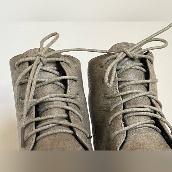 Ankle Boots - Picture 3 of 9